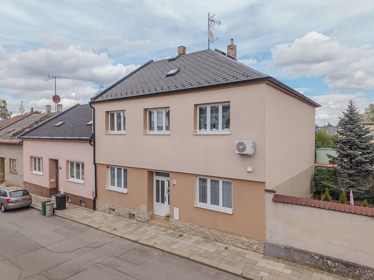 Prodej rodinného domu 220 m², pozemek 208 m²